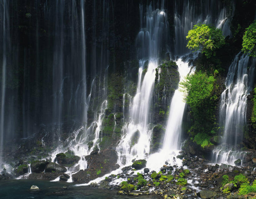 无人,横图,室外,白天,正面,旅游,度假,石头,美景,瀑布,山,山脉,水,植物,长野县,日本,亚洲,阴影,飞溅,溅,光线,石子,液体,影子,景观,山峰,水滴,山峦,娱乐,水珠,树,树木,绿色,阳光,自然,群山,享受,休闲,景色,放松,生长,成长,喷洒,自然风光,东亚,本州,本州岛,日本国,中部地方,长野,轻井泽,轻井泽町,白丝瀑布,跌水,石块,岩石,彩图,北佐久郡