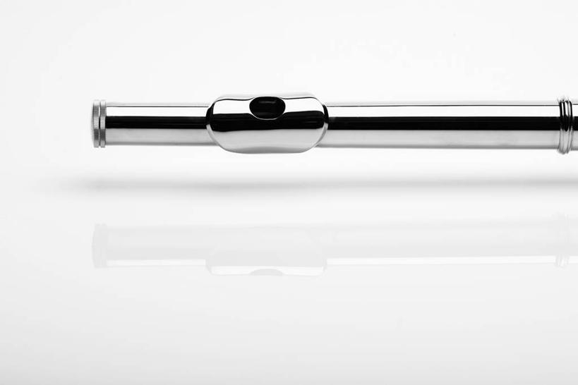 无人,横图,室内,特写,白天,白色背景,正面,纯洁,静物,金属制品,阴影,反射,金属,影子,银色,吹奏乐器,单簧管,黑管,乐器,木管乐器,一个,摄影,信仰,影棚,单个,木管,高贵,雅致,克拉管,乌木棒,彩图,影棚拍摄,拍摄