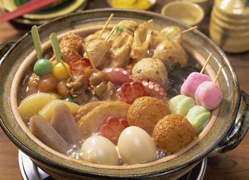 无人,横图,俯视,室内,特写,白天,烹饪,中餐,雾,蔬菜,厨具,沸腾,朦胧,模糊,新鲜,蒸汽,炖锅,锅子,陶瓷,肉,鱼肉,料理,食品,陶瓷制品,水蒸气,锅,菜肴,美食,肉类,竹签,食物,中式,佳肴,有机食品,绿色食品,锅具,肉食,烹饪用具,取食签,蒸发,鱼饼,烹调用具,烹调,彩图,高角度拍摄