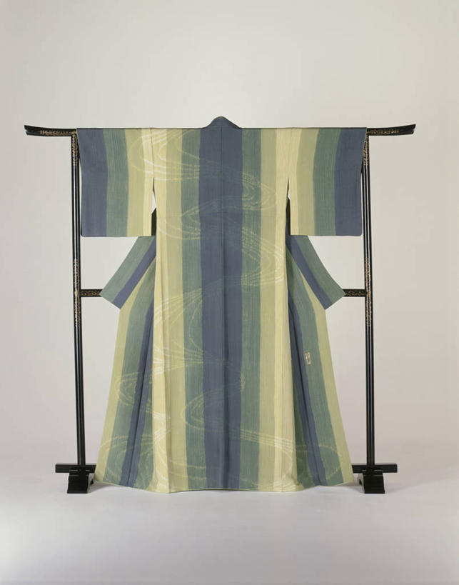 无人,竖图,室内,白天,白色背景,正面,民族服装,静物,和服,印花,一件,摄影,服饰,影棚,蜡染,工艺,上色,吴服,唐草,唐花,唐锦,染色,彩图,影棚拍摄,传统服装,民俗服,拍摄,染整,印染