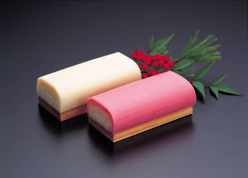 无人,横图,俯视,室内,特写,白天,烹饪,餐桌,桌子,叶子,阴影,黑色背景,盛开,反射,影子,肉,鱼肉,日本料理,料理,食品,绿叶,花蕾,菜肴,美食,肉类,花,花瓣,花朵,鲜花,食物,两个,红色,日式料理,花苞,花蕊,日式,嫩叶,摄影,佳肴,影棚,餐台,肉食,鱼糕,叶,叶片,彩图,高角度拍摄,影棚拍摄,拍摄,日本鱼糕