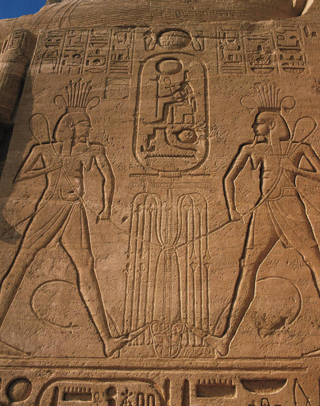 无人,竖图,室外,白天,正面,旅游,度假,绘画,石头,名胜古迹,标志建筑,城市,地标,建筑,雕塑,非洲,埃及,遗迹,艺术,装饰,雕刻,雕像,浮雕,石子,古迹,文化,文物,娱乐,建设,古建筑,工艺品,享受,休闲,旅游胜地,放松,纪念,美术,主题,陈列,古文明,首府,阿拉伯埃及共和国,金字塔之国,棉花之国,功能,美学,阿斯旺,阿斯旺省,阿非利加洲,阿布辛贝神庙,阿布辛拜勒神庙,石块,岩石,画画,彩图,浅浮雕