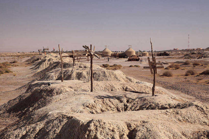 无人,横图,室外,白天,正面,旅游,度假,灌溉,名胜古迹,沙漠,标志建筑,地标,建筑,非洲,摩洛哥,阴影,遗迹,光线,影子,水井,生活,古迹,文物,娱乐,建设,古建筑,蓝色,蓝天,天空,阳光,天,享受,休闲,旅游胜地,放松,储蓄,井,晴朗,浇灌,储存,古文明,万里无云,阿非利加洲,摩洛哥王国,储备,蕴藏,贮备,大漠,砂漠,晴空,晴空万里,彩图,贮存