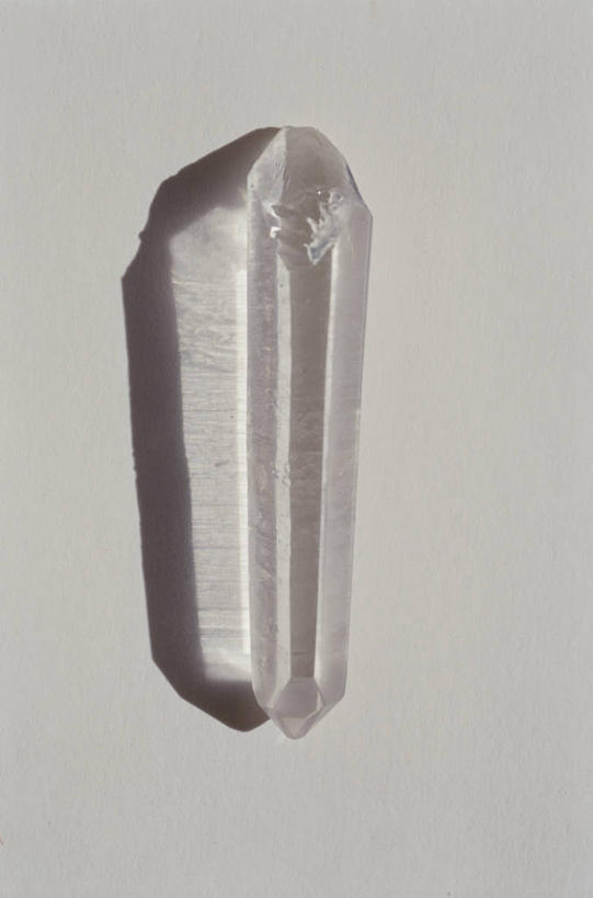 无人,竖图,室内,特写,白天,白色背景,正面,静物,阴影,透明,反射,影子,水晶,一个,摄影,影棚,单个,水晶制品,通透,彩图,影棚拍摄,拍摄