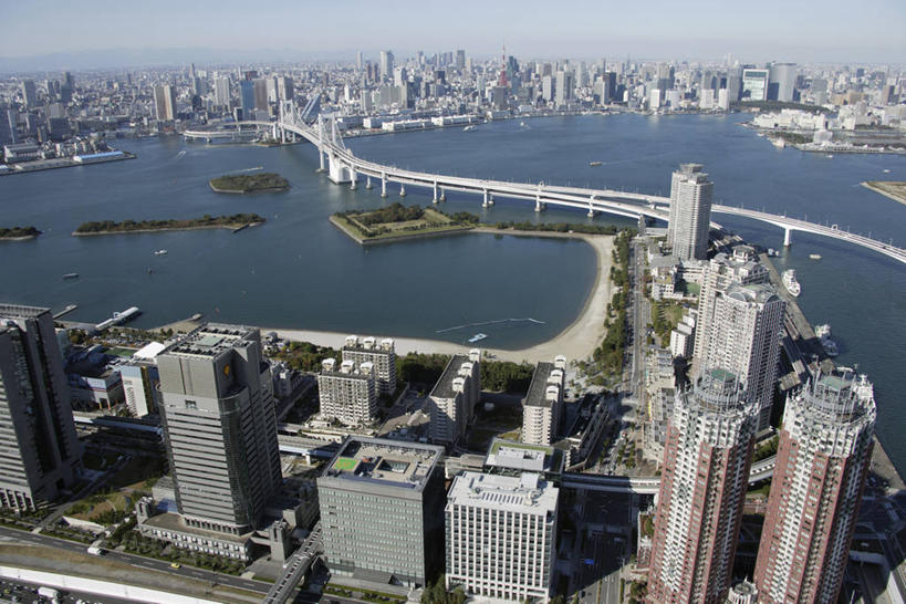 无人,家,高楼大厦,横图,俯视,航拍,室外,白天,度假,海浪,海洋,美景,城市风光,城市,大厦,建筑,摩天大楼,东京,日本,亚洲,阴影,光线,影子,房屋,屋子,景观,浪花,建筑群,彩虹大桥,娱乐,建设,楼房,住宅,蓝色,蓝天,天空,阳光,海水,天,享受,休闲,景色,放松,晴朗,鸟瞰,海景,东亚,本州,万里无云,关东地方,本州岛,日本国,东京都,日本彩虹大桥,大海,风浪,海,海水的波动,近岸浪,涌浪,晴空,晴空万里,彩图,高角度拍摄,房子,大楼,高层建筑,高楼,摩天楼