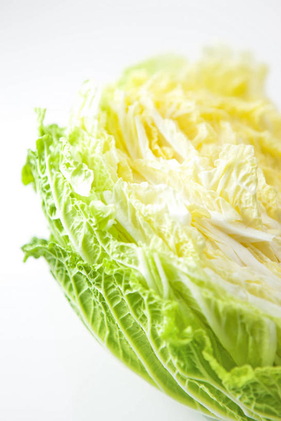 无人,竖图,室内,特写,白天,白色背景,正面,蔬菜,新鲜,大白菜,食品,白菜,食物,一个,摄影,有机食品,绿色食品,影棚,单个,横截面,剖面,结球白菜,胶菜,截面,截面图形,彩图,影棚拍摄,拍摄,黄芽白