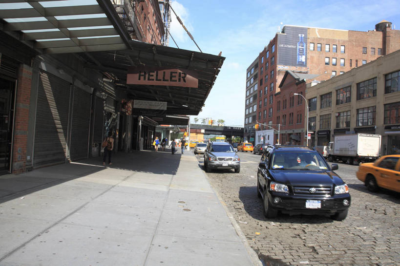 无人,工厂,横图,室外,白天,正面,度假,美景,城市风光,城市,道路,路,公路,汽车,英国,欧洲,伦敦,停靠,阴影,光线,影子,景观,交通,首都,娱乐,车,蓝色,蓝天,天空,阳光,交通工具,轿车,天,享受,休闲,景色,放松,工业,晴朗,西欧,停泊,载具,大不列颠,大不列颠及北爱尔兰联合王国,万里无云,雾都,肯辛顿.切尔西区,晴空,晴空万里,马路,彩图,制造厂,切尔西,大不列颠王国,大英帝国,联合王国,日不落帝国,生产工厂