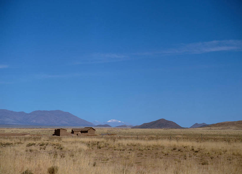 无人,家,木屋,横图,室外,白天,正面,旅游,度假,石头,美景,山,山脉,植物,阿根廷,阴影,枯萎,光线,石子,影子,景观,山峰,云,云朵,枯草,山峦,云彩,娱乐,住宅,草,黄色,蓝色,白云,蓝天,天空,阳光,自然,群山,天,享受,休闲,景色,南美,放松,晴朗,南美洲,拉丁美洲,自然风光,美洲,亚美利加洲,南亚美利加洲,阿根廷共和国,胡胡伊,胡胡伊省,石块,岩石,晴空,彩图,茅舍,茅屋,棚屋,小木屋,小屋