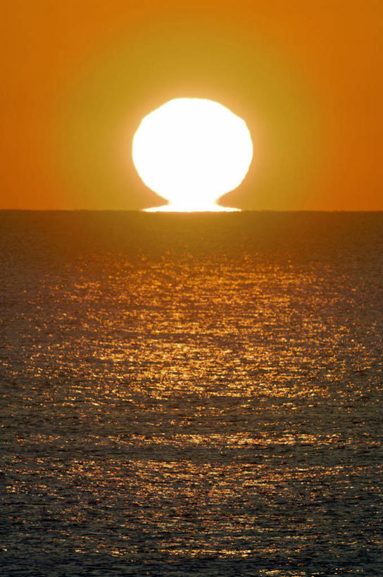 无人,竖图,室外,白天,正面,旅游,度假,日出,海浪,海洋,美景,太阳,日本,亚洲,景观,浪花,水平线,辽阔,朝霞,晨曦,海平线,黎明,娱乐,阳光,自然,海水,享受,休闲,广阔,景色,放松,一望无际,自然风光,海景,东亚,本州,茨城,茨城县,关东地方,本州岛,日本国,大洗町,无边无际,一马平川,大海,风浪,海,海水的波动,近岸浪,涌浪,朝阳,彩图,卯时,破晓,日始,水天相接,水天一线