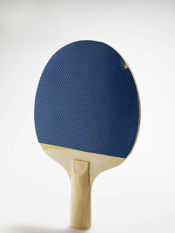 无人,竖图,室内,特写,白天,白色背景,正面,静物,乒乓球拍,乒乓球装备,球拍,运动器械,一个,蓝色,健身器械,摄影,影棚,单个,健身器材,乒乓球球拍,乒乓球,乒乓球运动,彩图,影棚拍摄,拍摄,运动器材