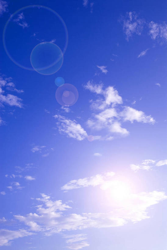 无人,竖图,室外,特写,白天,仰视,光晕,美景,太阳,阴影,光线,圆形,影子,景观,云,云朵,云彩,蓝色,白云,蓝天,天空,阳光,自然,天,景色,晴朗,气象,环形,自然风光,日晕,太阳光晕,晴空,彩图,低角度拍摄