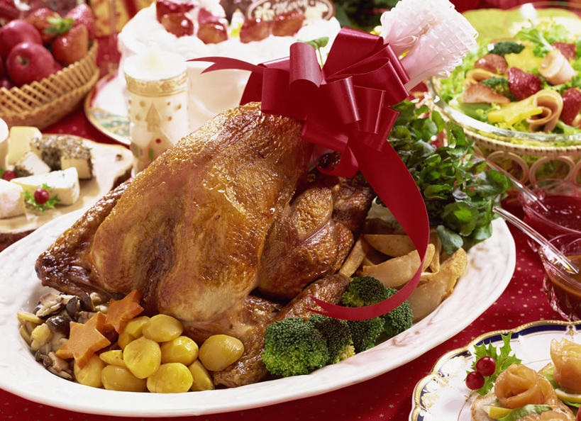 无人,横图,俯视,室内,特写,白天,烹饪,西餐,餐桌,桌子,鸡,餐具,许多,阴影,朦胧,模糊,反射,布料,碟子,盘,丝绸,丝带,影子,鸡肉,肉,料理,食品,缎带,火鸡,烤火鸡,很多,布纹,菜肴,美食,肉类,绸带,桌布,食物,排列,一个,红色,盘子,餐巾,碟,台布,西式,佳肴,单个,餐台,肉食,摆列,七面鸟,吐绶鸡,餐桌布,彩图,高角度拍摄,布列,分列