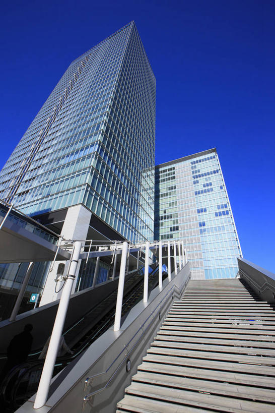 无人,高楼大厦,栏杆,竖图,室外,白天,仰视,度假,美景,楼梯,城市风光,城市,大厦,建筑,摩天大楼,东京,日本,亚洲,阴影,光线,扶手,影子,阶梯,景观,娱乐,护栏,台阶,蓝色,蓝天,天空,阳光,天,享受,休闲,景色,放松,千代田区,晴朗,秋叶原,东亚,本州,万里无云,关东地方,本州岛,日本国,东京都,晴空,晴空万里,彩图,低角度拍摄,大楼,高层建筑,高楼,摩天楼