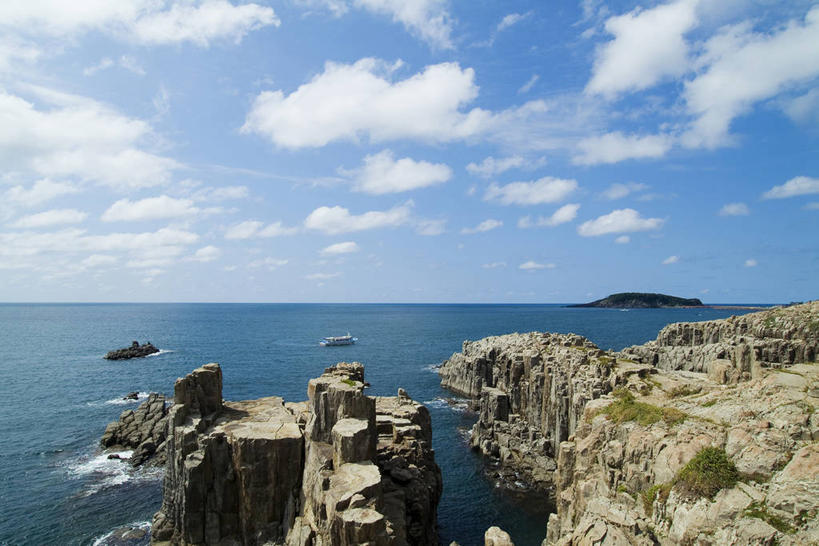 无人,横图,室外,白天,正面,旅游,度假,岛屿,海浪,海洋,石头,美景,沙滩,日本,亚洲,阴影,光线,沙子,石子,影子,岛,海岸,景观,浪花,云,云朵,沙地,云彩,娱乐,蓝色,白云,蓝天,天空,阳光,自然,海水,天,享受,休闲,景色,放松,晴朗,自然风光,海景,东亚,本州,本州岛,日本国,中部地方,福井,福井县,东寻坊,大海,风浪,海,海水的波动,海滩,近岸浪,列岛,群岛,石块,岩石,涌浪,诸岛,晴空,彩图,坂井市