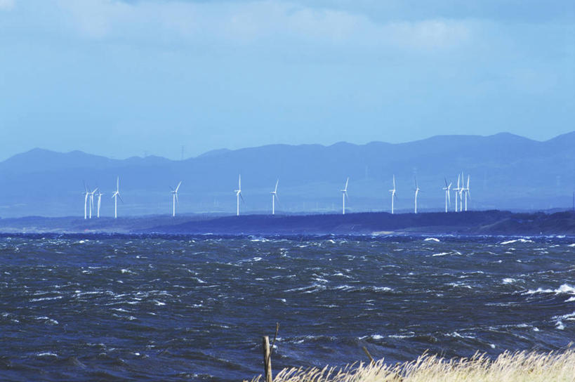 无人,横图,室外,白天,正面,旅游,度假,农业,风能,风力发电机,草地,草坪,美景,山,山脉,植物,风车,日本,亚洲,许多,阴影,环保,电力,光线,影子,景观,山峰,山峦,很多,娱乐,设备,草,蓝色,绿色,蓝天,天空,阳光,自然,群山,天,享受,休闲,发电,机械,景色,放松,工业,能源,晴朗,资源,风力机,自然风光,利用,低碳,东亚,本州,万里无云,本州岛,日本国,青森,青森县,东北地方,风力发电,风力涡轮机,晴空,晴空万里,彩图,下北半岛,下北郡