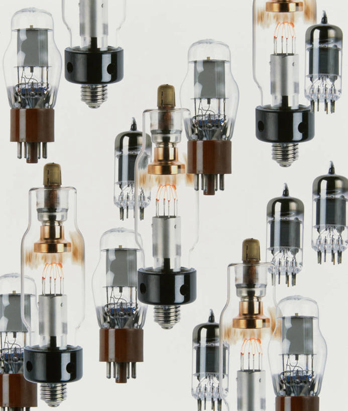 无人,竖图,室内,特写,白天,正面,静物,玻璃,许多,灰色背景,很多,开关,玻璃制品,排列,灰色,摄影,影棚,放大,元件,电子管,真空管,摆列,稳压,彩图,影棚拍摄,拍摄,检波,整流,布列,分列