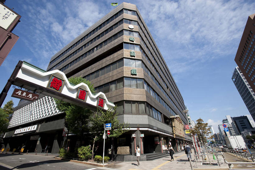 无人,家,横图,室外,白天,仰视,度假,美景,城市风光,城市,道路,剧院,路,指示牌,爱知县,名古屋,日本,亚洲,阴影,光线,标志,文字,影子,房屋,屋子,景观,云,云朵,小路,交通,云彩,娱乐,标识,楼房,住宅,蓝色,白云,蓝天,天空,阳光,天,享受,休闲,景色,放松,晴朗,东亚,本州,本州岛,日本国,中部地方,爱知,县厅,名古屋市,晴空,彩图,低角度拍摄,房子,剧场,中区