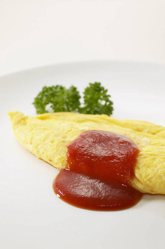 米饭,无人,竖图,俯视,室内,特写,白天,烹饪,餐具,阴影,灰色背景,反射,碟子,盘,影子,炒饭,蛋,蛋包饭,调料,鸡蛋,酱料,酱汁,茄汁,佐料,日本料理,料理,食品,饭,调味品,调味料,番茄酱,酱,菜肴,美食,食物,一个,盘子,碟,日式料理,日式,摄影,佳肴,影棚,单个,五谷,卵,彩图,高角度拍摄,影棚拍摄,拍摄,鸡卵,鸡子