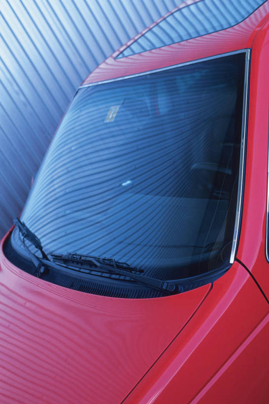 无人,竖图,俯视,室外,白天,度假,美景,窗户,城市风光,城市,汽车,一辆,阴影,光线,影子,雨刷器,景观,雨刷,娱乐,玻璃窗,车,红色,阳光,车窗,交通工具,轿车,享受,休闲,景色,放松,雨刮器,载具,刮雨器,彩图,高角度拍摄