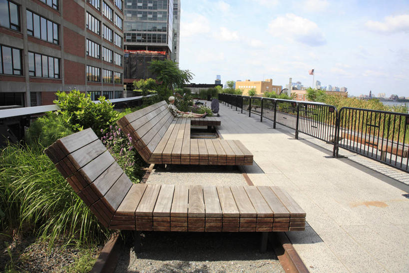 无人,家,栏杆,露台,横图,室外,白天,正面,度假,建材,美景,植物,窗户,阳台,城市风光,城市,建筑,椅子,英国,欧洲,伦敦,阴影,环保,光线,木制,材料,影子,砖,砖块,房屋,墙,躺椅,屋子,景观,云,云朵,围栏,褐色,防护,首都,云彩,娱乐,护栏,楼房,玻璃窗,墙壁,墙面,住宅,树,树木,两个,蓝色,绿色,白云,蓝天,天空,阳光,自然,木制品,天,享受,休闲,砖头,景色,放松,建造,生长,晴朗,成长,沙滩椅,西欧,美好,美妙,间隔,大不列颠,大不列颠及北爱尔兰联合王国,美观,雅观,雾都,绿篱,生篱,树篱,植篱,肯辛顿.切尔西区,石料,晴空,彩图,房子,露天阳台,砌墙砖,切尔西,大不列颠王国,大英帝国,联合王国,日不落帝国