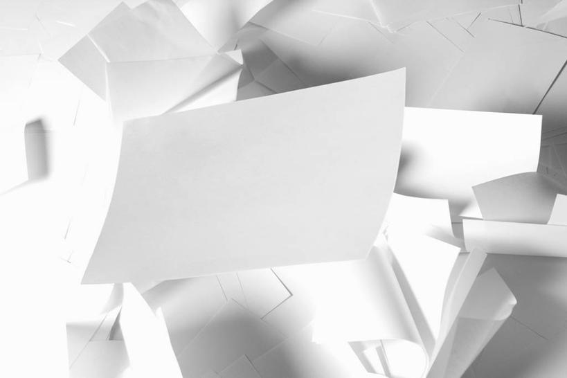 无人,横图,俯视,室内,特写,白天,白色背景,静物,许多,阴影,漂浮,飘扬,反射,影子,纸,纸张,很多,飘落,白纸,摄影,影棚,下沉,降落,飘零,彩图,高角度拍摄,影棚拍摄,拍摄