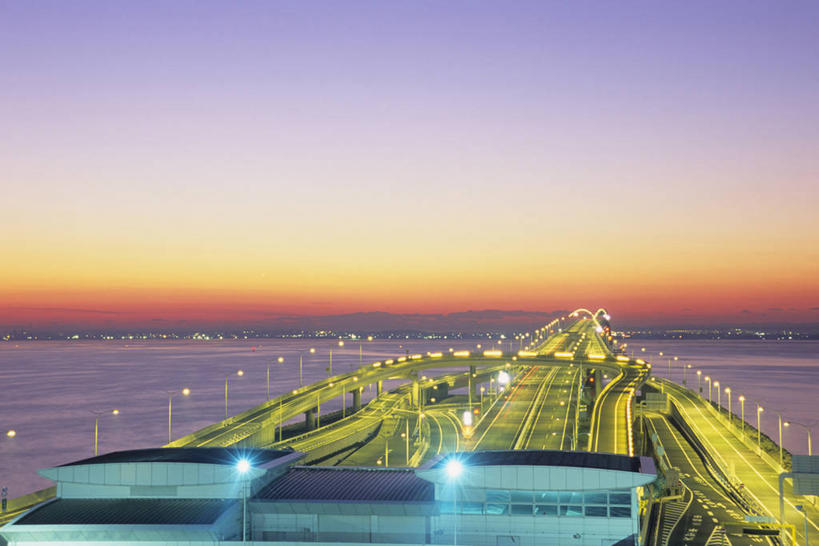 无人,横图,室外,白天,正面,度假,日出,海浪,海洋,美景,太阳,城市风光,城市,道路,路,路灯,公路,照明,神奈川,日本,亚洲,景观,浪花,灯光,分界线,停车线,交通,朝霞,晨曦,黎明,千叶县,神奈川县,娱乐,灯,蓝色,蓝天,天空,阳光,海水,天,享受,休闲,景色,放松,晴朗,车行道,车行道分界线,照亮,照明设备,标线,海景,东亚,车行线,本州,万里无云,川崎,关东地方,本州岛,日本国,千叶,大海,风浪,海,海水的波动,近岸浪,涌浪,朝阳,晴空,晴空万里,马路,彩图,卯时,破晓,日始,川崎市,木更津市,东京湾跨海公路,东京湾跨海公路及其联络线,东京湾水线及其联络线