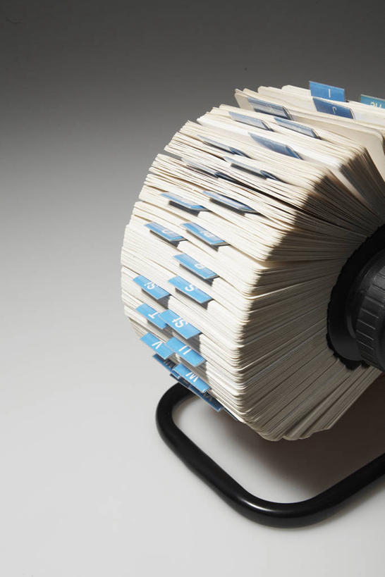 无人,竖图,俯视,室内,特写,白天,静物,名片,阴影,灰色背景,反射,信息,影子,联系,架子,一个,卡片,摄影,影棚,单个,身份,名刺,名帖,交往,名片架,旋转名片架,彩图,高角度拍摄,影棚拍摄,拍摄,商业,桌面名片架