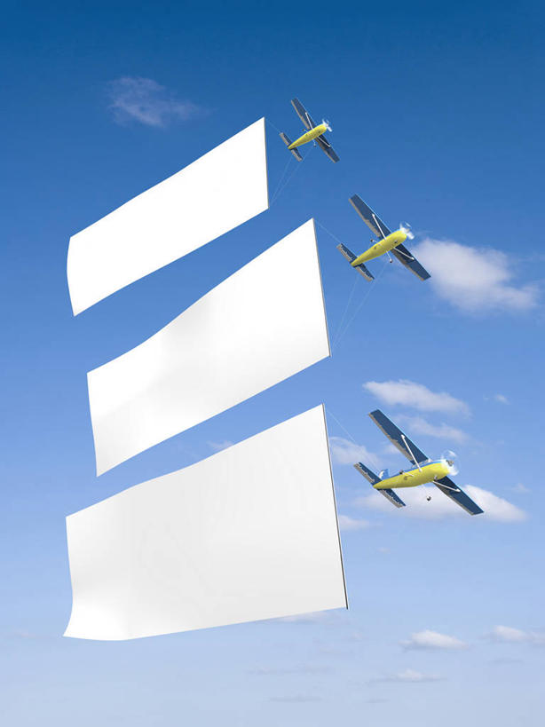 无人,竖图,室内,白天,仰视,数码,科技,飞机,指示牌,飞翔,阴影,飞行,光线,网络,标志,影子,云,云朵,横幅,交通,高光,几何,计算机图形,翱翔,合成,云彩,航空,标识,飞,三个,蓝色,白色,白云,蓝天,天空,阳光,交通工具,天,运输,晴朗,电脑合成图,数码合成图,合成图,载具,三架,写实,具体,具象,双翼机,晴空,彩图,低角度拍摄