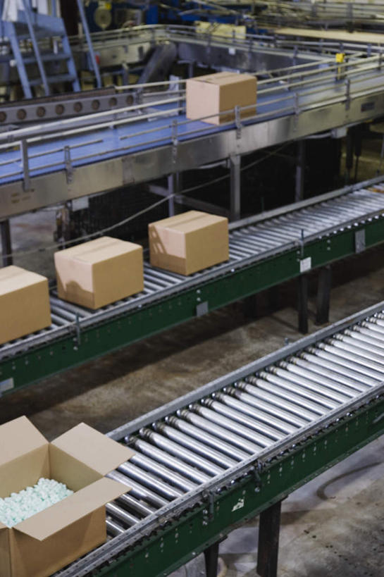 无人,机修工,工厂,竖图,俯视,室内,白天,机器,流水线,地板,静物,纸箱,地面,盒子,工人,箱子,产品,机械师,机修工人,彩图,高角度拍摄