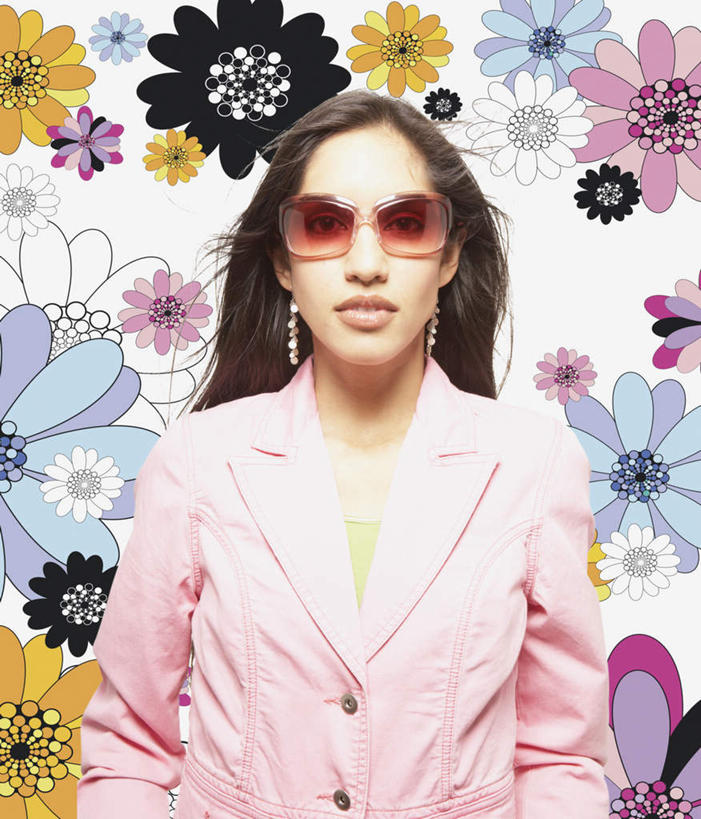 东方人,无人,站,竖图,室内,白天,白色背景,正面,绘画,数码,科技,植物,叶子,亚洲,仅一个年轻女性,仅一个女性,仅一个人,戴,阴影,服装,盛开,网络,墨镜,眼镜,高光,几何,计算机图形,合成,花蕾,注视,休闲装,黄种人,花,花瓣,花朵,鲜花,衣服,绿色,太阳镜,太阳眼镜,花束,花田,花苞,花蕊,观察,看,站着,休闲,休闲服,遮阳镜,服饰,观看,电脑合成图,数码合成图,戴着,察看,个人,关注,写实,具体,具象,年轻女性,女人,女性,亚洲人,墙纸,站立,半身,彩图