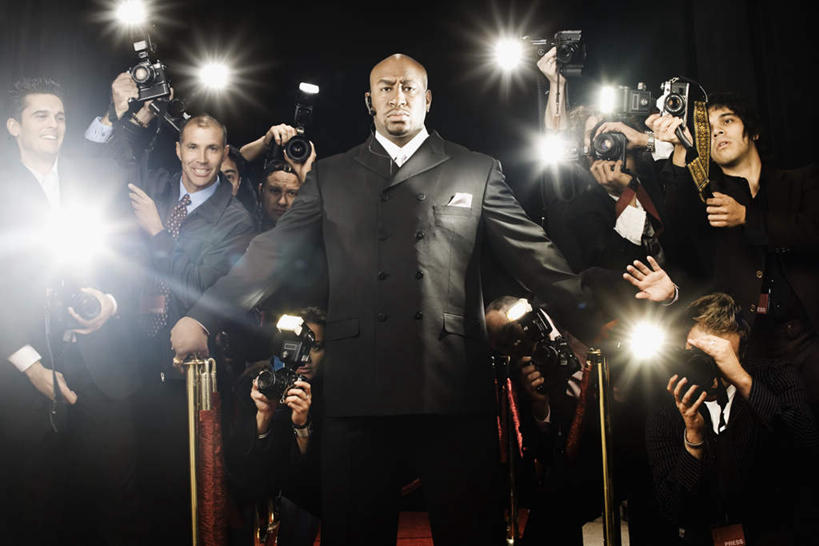 西方人,站,横图,室内,白天,正面,晚礼服,西装,爱情,相机,照明,欧洲,非洲,黑人,欧洲人,灯光,摄像机,许多人,浪漫,挡,灯,拍照,数码相机,灯具,站着,一群人,温暖,温馨,恩爱,摄像,恋人,摄影,摄影机,照亮,和睦,照明设备,录像,男人,男性,年轻男性,年轻女性,女人,女性,非洲人,情侣,照相机,站立,半身,彩图,晚宴服,舞会服,西服,洋服,洋装,夜礼服,照相,伴侣,融洽