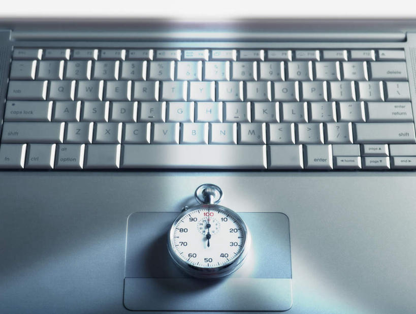 无人,横图,俯视,室内,特写,白天,电脑,笔记本电脑,静物,计时器,时间,网络,计时,通讯设备,秒表,一个,单个,定时器,无线,准确,精准,通信设备,无线网络,无线上网,便携式电脑,手提电脑,彩图,高角度拍摄