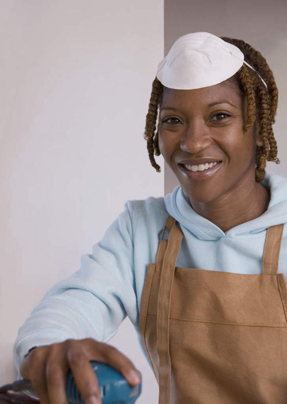 西方人,一个人,建筑工人,站,笑,微笑,露齿笑,竖图,室内,白天,正面,工作服,制服,欧洲,非洲,黑人,欧洲人,仅一个女性,仅一个人,握,阴影,破碎,反射,分离,工具,围裙,影子,墙,过滤,拿,分开,拿着,注视,墙壁,墙面,工人,白色,口罩,观察,看,站着,仅一个中年女性,隔断,握着,遮掩,观看,隔离,察看,卫生,掩盖,切割,遮挡,关注,净化,间隔,预防,整形,遮盖,防尘,掩饰,断绝,隔开,屏蔽,屏绝,远离,中断,阻遏,阻隔,工作制服,磨砂机,女人,女性,中年女性,非洲人,建筑工,站立,半身,彩图,工作套服,割