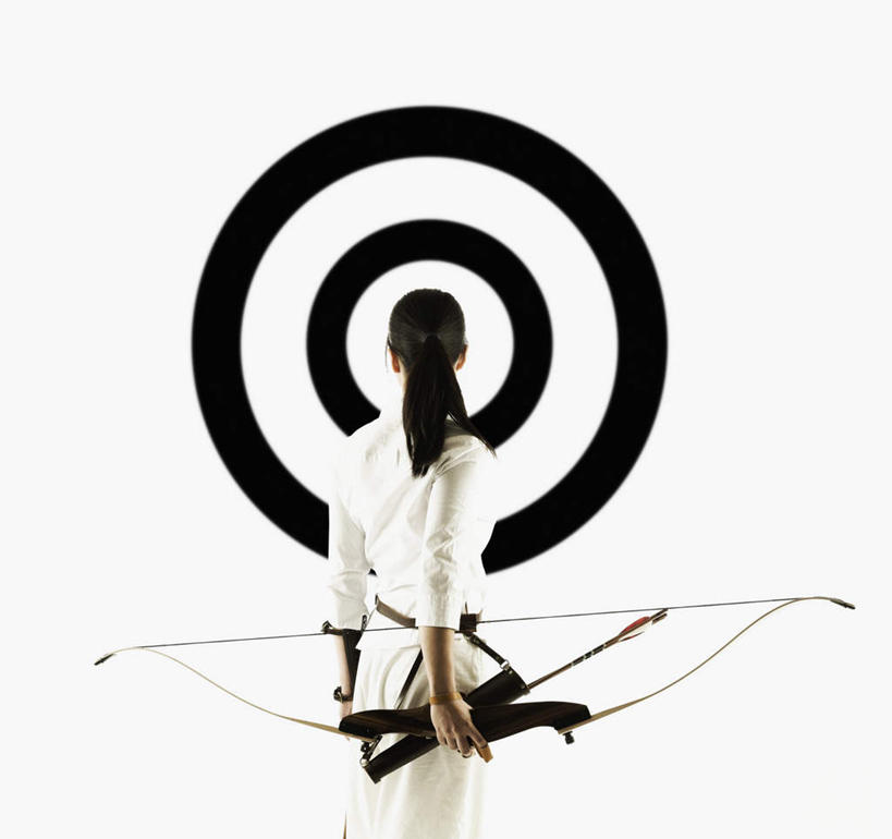 东方人,一个人,站,横图,室内,白天,白色背景,锻炼,快乐,比赛,运动,竞争,射箭,亚洲,仅一个年轻女性,仅一个女性,仅一个人,握,服装,弓箭,拿,拿着,休闲装,黄种人,娱乐,运动器械,背面,衣服,白色,站着,休闲,休闲服,靶子,健身器械,握着,摄影,服饰,影棚,体育运动,箭术,健身器材,体育,射箭运动,年轻女性,女人,女性,亚洲人,站立,半身,彩图,影棚拍摄,健身,拍摄,运动器材