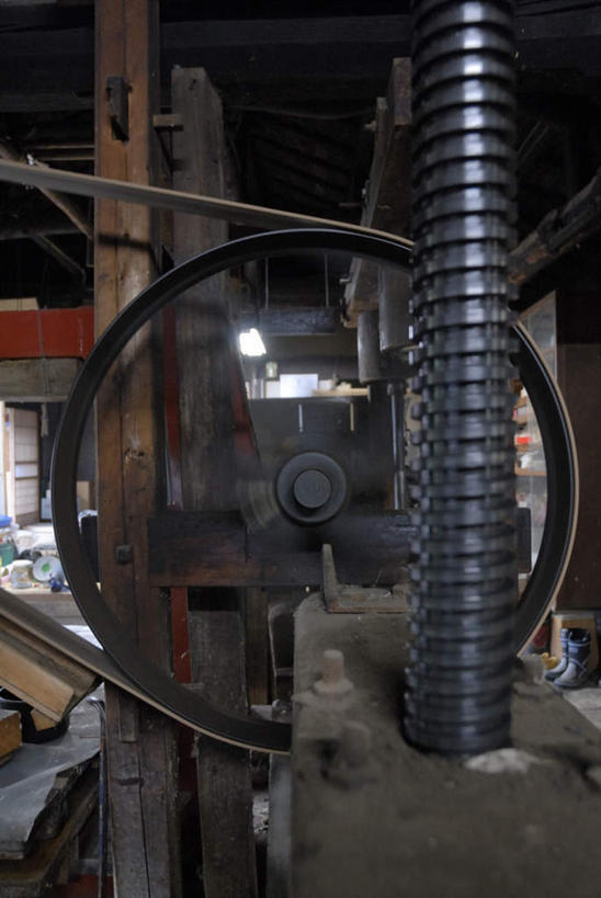 无人,竖图,室内,特写,白天,正面,机器,静物,金属制品,金属,机械,转动,制造,履带,彩图