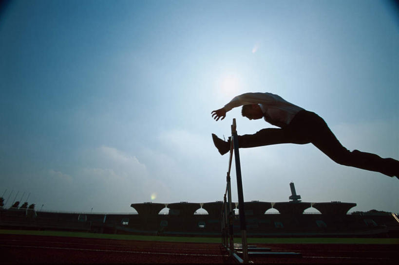 东方人,一个人,商务人士,运动员,商务男性,体育馆,运动场,跑,跳,横图,室外,白天,仰视,衬衫,锻炼,快乐,比赛,运动,竞争,草地,草坪,植物,亚洲,仅一个男性,仅一个人,仅一个中年男性,阴影,套装,光线,影子,田径,跑道,半空,黄种人,娱乐,体育场,草,蓝色,绿色,蓝天,天空,阳光,天,休闲,田径场,晴朗,张开双腿,体育运动,商务装,短跑,田径运动,塑胶跑道,工薪阶层,万里无云,运动馆,展开双腿,体育,跨栏,跨栏赛跑,男人,男性,中年男性,亚洲人,白领,上班族,晴空,晴空万里,体育运动员,运动选手,跑步,跳跃,半身,彩图,低角度拍摄,衬衣,健身,径赛,跨栏跑,全天候田径运动跑道,伸展双腿