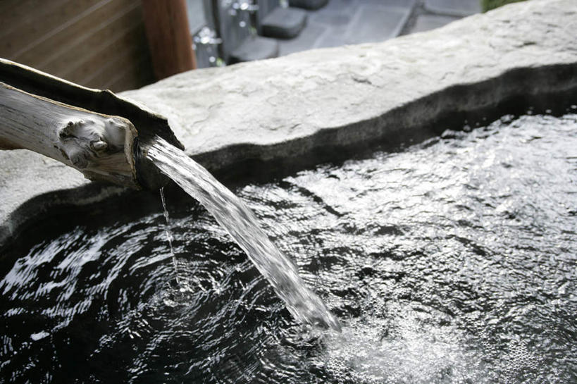 无人,横图,俯视,室外,特写,白天,石头,水,温泉,雾,波纹,飞溅,沸腾,朦胧,模糊,溅,蒸汽,石子,液体,水滴,涟漪,水蒸气,雾气,水珠,水纹,波浪,温暖,泉水,温和,波光粼粼,气体,喷洒,水晕,蒸发,地热,石块,岩石,彩图,高角度拍摄