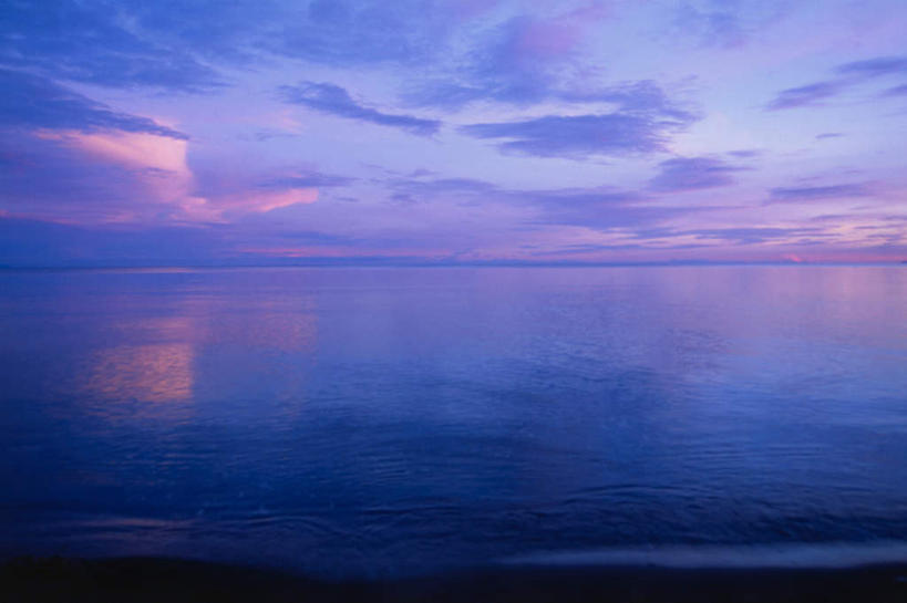 无人,横图,室外,白天,正面,旅游,度假,海浪,海洋,美景,日落,沙滩,阴影,光线,沙子,影子,海岸,景观,浪花,水平线,晚霞,霞光,云,云朵,落日,辽阔,海平线,沙地,云彩,娱乐,蓝色,白云,蓝天,天空,阳光,自然,海水,黄昏,天,享受,休闲,广阔,景色,彩霞,放松,一望无际,自然风光,海景,无边无际,一马平川,夕照,高积云,大海,风浪,海,海水的波动,海滩,近岸浪,涌浪,夕阳,彩图,水天相接,水天一线,斜阳