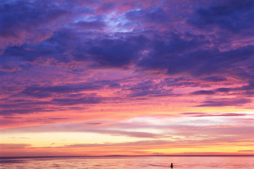 无人,横图,室外,白天,正面,旅游,度假,海浪,海洋,美景,日落,太阳,阴影,光线,影子,景观,浪花,水平线,晚霞,霞光,云,云朵,落日,辽阔,海平线,火烧云,云彩,娱乐,红色,阳光,自然,海水,黄昏,享受,休闲,广阔,景色,彩霞,放松,一望无际,火红,自然风光,海景,赤色,无边无际,一马平川,夕照,大海,风浪,海,海水的波动,近岸浪,涌浪,夕阳,彩图,低云,水天相接,水天一线,斜阳