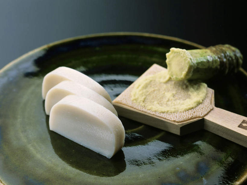 芥末,无人,横图,俯视,室内,特写,白天,烹饪,桌面,桌子,餐具,三块,阴影,灰色背景,反射,木制,铲子,碟子,盘,影子,陶瓷,日本料理,料理,食品,陶瓷制品,菜肴,美食,食物,一个,盘子,木制品,碟,日式料理,日式,摄影,佳肴,影棚,单个,山葵,泽山葵,溪山葵,鱼糕,芥子末,山嵛菜,芥辣粉,哇沙比,辣根,彩图,高角度拍摄,影棚拍摄,拍摄