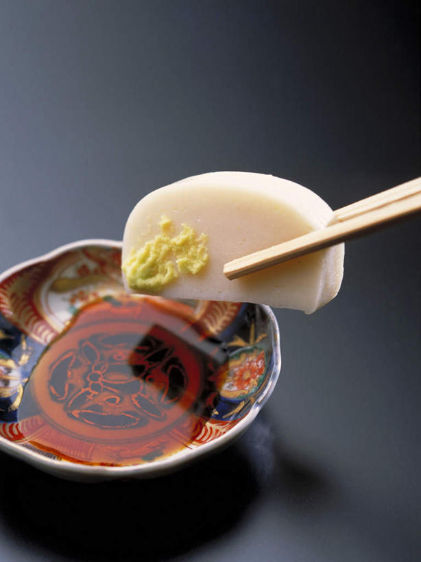 芥末,无人,竖图,俯视,室内,特写,白天,烹饪,筷子,餐具,一双,阴影,灰色背景,反射,碟子,盘,影子,调料,日本料理,料理,食品,调味品,调味料,文化,传统,酱油,菜肴,美食,食物,盘子,碟,日式料理,日式,摄影,佳肴,影棚,礼节,夹着,礼仪,山葵,泽山葵,溪山葵,鱼糕,芥子末,山嵛菜,芥辣粉,哇沙比,辣根,豉油,进餐用具,彩图,高角度拍摄,影棚拍摄,拍摄