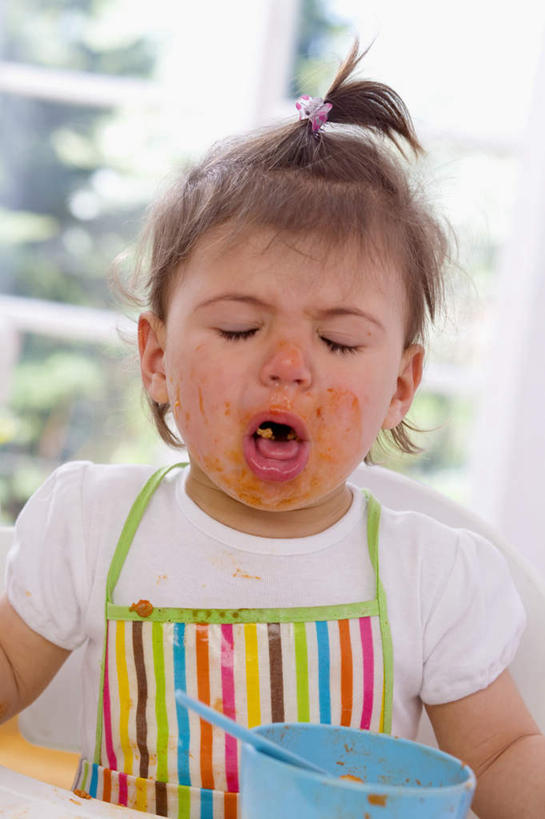 西方人,婴儿,儿童,一个人,闭眼,竖图,室内,白天,正面,婴儿服装,纯洁,椅子,欧洲,欧洲人,仅一个人,朦胧,模糊,塑料,围兜,一个,小孩,餐巾,容器,塑料制品,碗,张嘴,可爱,活泼,单个,储藏,储存,宝宝,儿童椅,婴儿椅,张大嘴巴,纯真,烂漫,无邪,宝宝餐椅,宝宝椅,儿童餐椅,婴儿高脚椅,口水巾,食饭兜,婴儿围脖,婴儿围兜,伶俐,天真,白种人,孩子,张开嘴,闭眼睛,闭着眼,闭着眼睛,半身,彩图,婴儿服,贮存