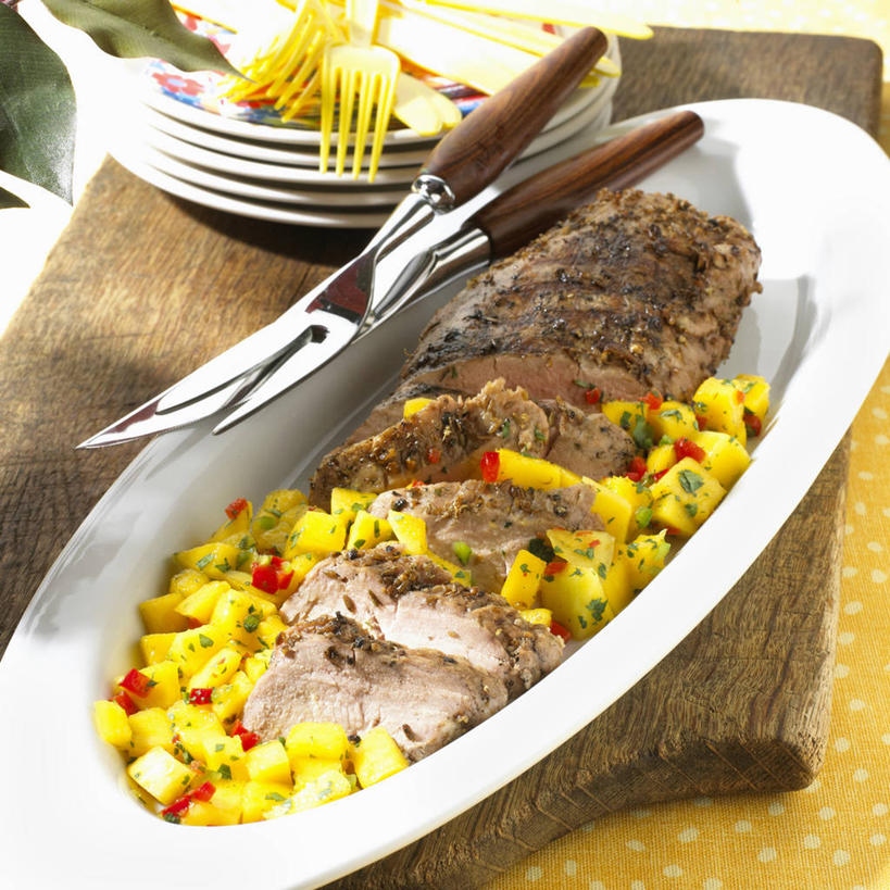 无人,方图,俯视,室内,特写,白天,白色背景,烹饪,西餐,餐桌,桌子,餐具,阴影,反射,叉子,刀叉,刀子,碟子,盘,影子,肉,料理,食品,坚果,猪肉,菜肴,美食,肉类,食物,白色,盘子,碟,果酱,干果,西式,摄影,佳肴,影棚,餐台,腰果,餐刀,肉食,餐叉,芒果酱,豚肉,鸡腰果,介寿果,果子酱,进餐用具,彩图,高角度拍摄,影棚拍摄,拍摄