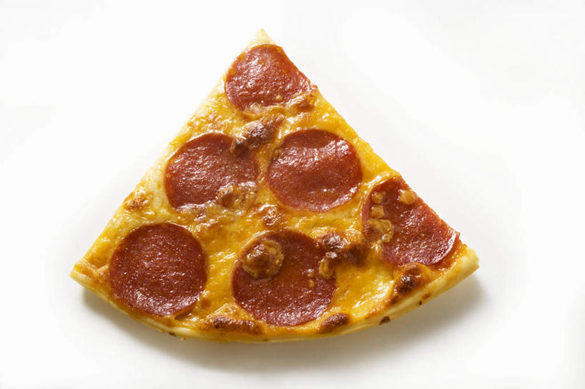 无人,横图,俯视,室内,特写,白天,白色背景,烹饪,西餐,切开,阴影,反射,影子,香肠,料理,食品,披萨,匹萨,菜肴,美食,食物,一个,快餐,切,西式,摄影,佳肴,影棚,单个,比萨,剖面,西式快餐,垃圾食品,切面,意大利薄饼,彩图,高角度拍摄,影棚拍摄,拍摄