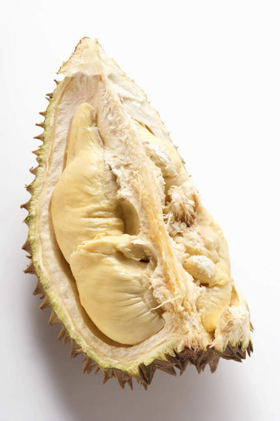 无人,竖图,俯视,室内,特写,白天,白色背景,餐桌,桌子,水果,切开,阴影,新鲜,反射,影子,生食,食品,果实,榴莲,食物,一个,切,摄影,有机食品,绿色食品,影棚,单个,餐台,剖面,切面,麝香猫果,水果之王,彩图,高角度拍摄,影棚拍摄,拍摄