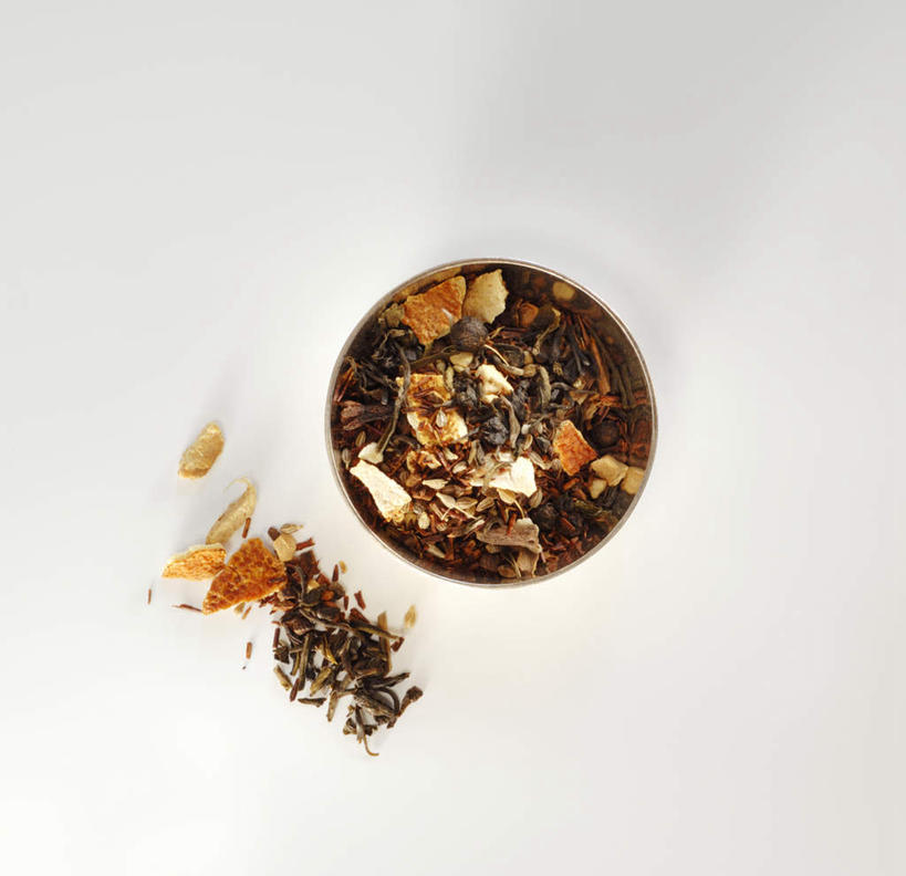 无人,横图,俯视,室内,特写,白天,白色背景,植物,餐桌,桌子,水果,一堆,许多,阴影,堆叠,堆积,新鲜,反射,影子,陶瓷,生食,食品,果实,草药,药草,陶瓷制品,中药,食物,容器,碗,干货,摄影,有机食品,绿色食品,影棚,餐台,储藏,堆,储存,药材,中草药,中药材,本草,彩图,高角度拍摄,影棚拍摄,拍摄,贮存