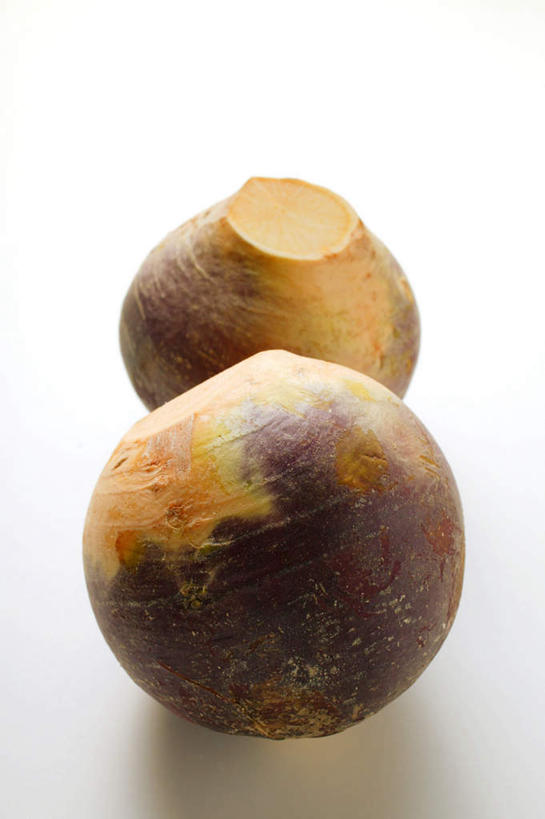 无人,竖图,俯视,室内,特写,白天,白色背景,蔬菜,阴影,新鲜,反射,影子,食品,食物,两个,芥菜,摄影,有机食品,绿色食品,影棚,大头菜,盖菜,彩图,高角度拍摄,影棚拍摄,拍摄