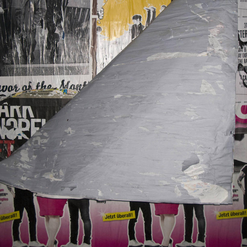 无人,方图,室内,特写,白天,正面,城市,静物,德国,欧洲,信息,英文,标志,文字,字符,字母,墙,汉堡,破坏,标识,海报,破损,布告,布告栏,墙壁,墙面,英文字母,损坏,通知,公告,传播,西欧,消息,德意志联邦共和国,汉堡市,公布栏,彩图,海港