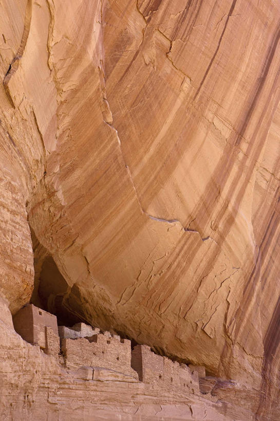 无人,公园,竖图,室外,白天,正面,旅游,度假,石头,美景,名胜古迹,山,山脉,标志建筑,地标,建筑,美国,阴影,遗迹,光线,石子,影子,洞,景观,山峰,山峦,古迹,文物,娱乐,建设,古建筑,阳光,自然,群山,享受,休闲,旅游胜地,景色,放松,洞穴,亚利桑那,北美,北美洲,国家公园,自然风光,美洲,古文明,亚利桑那州,穴,大峡谷之州,北亚美利加洲,亚美利加洲,谢伊峡谷,谢伊峡谷国家公园,石块,岩石,彩图