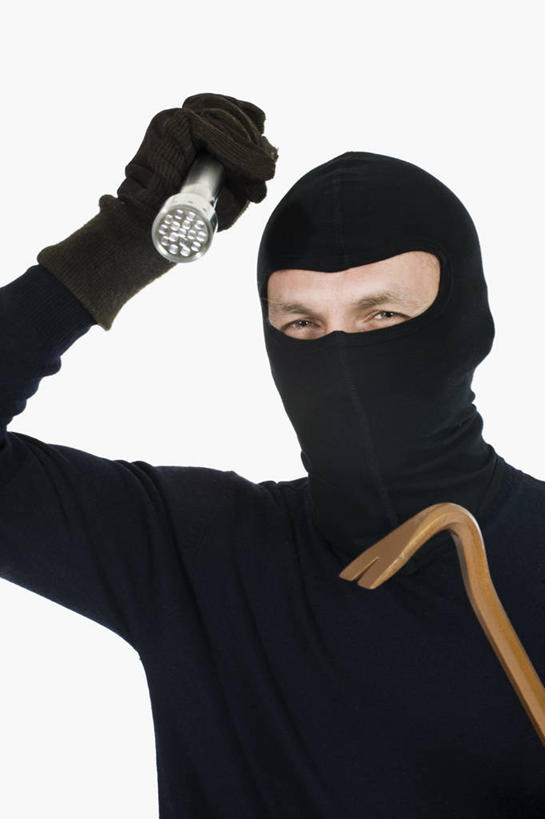 西方人,一个人,站,竖图,室内,白天,白色背景,正面,帽子,照明,欧洲,欧洲人,仅一个男性,仅一个人,仅一个中年男性,握,阴影,服装,反射,影子,灯光,注视,灯,衣服,观察,看,站着,握着,遮,遮掩,摄影,服饰,影棚,观看,照亮,犯罪,察看,掩盖,遮挡,犯法,衣着,照明设备,穿着,关注,手电筒,盗窃,偷窃,电筒,手电,遮盖,掩饰,小偷,窃贼,盗贼,贼,偷盗,衣饰,巴拉克拉法帽,男人,男性,中年男性,白种人,站立,半身,彩图,影棚拍摄,拍摄